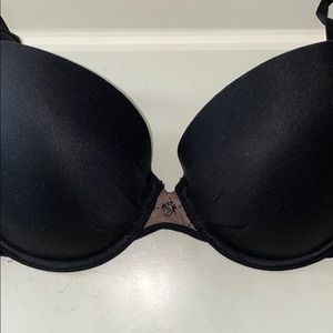 VICTORIA SECRET BRA 32D “Fabulous” by VS Black